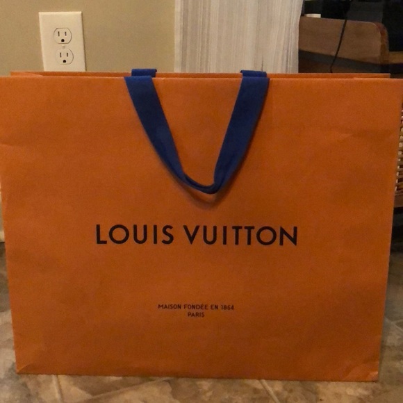 Louis Vuitton Paper-bag - Picture 4 of 5